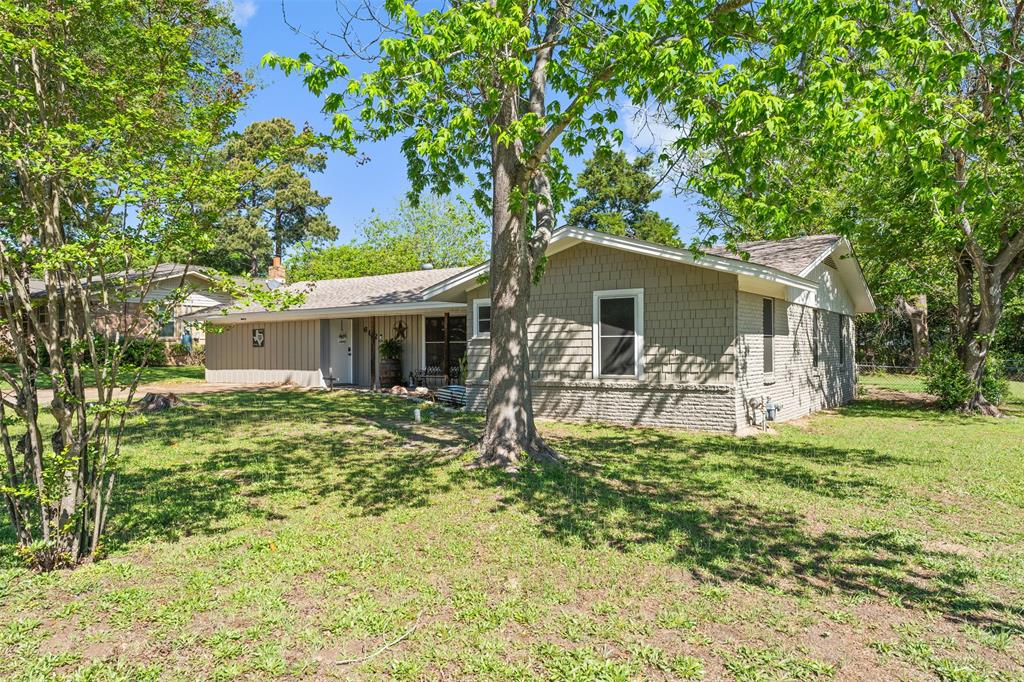 602 Colonial Drive Property Photo 5