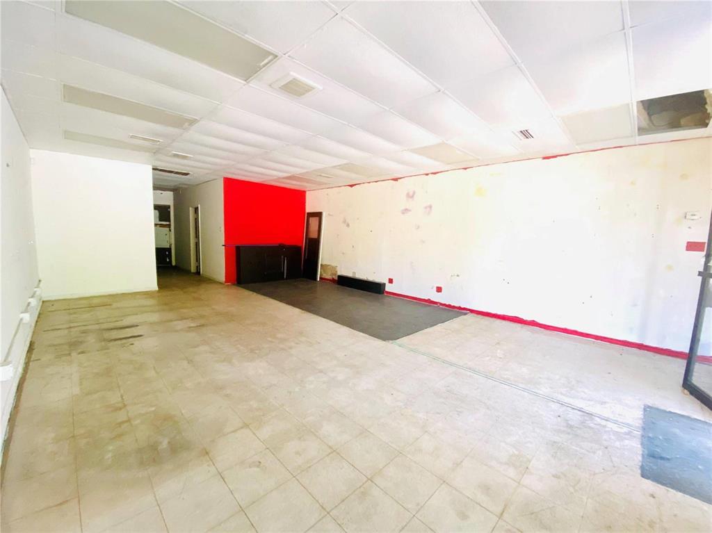 1009 N Bowen Road Property Photo 10