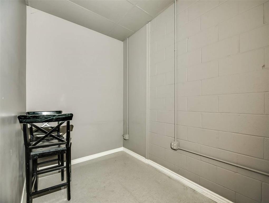 1009 N Bowen Road Property Photo 13