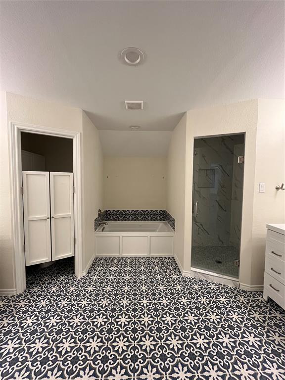 627 Meadowbrooke Place Property Photo 12