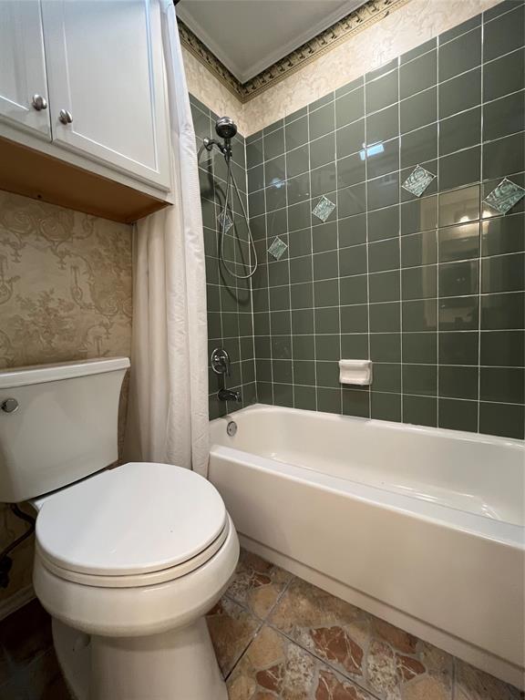 627 Meadowbrooke Place Property Photo 16