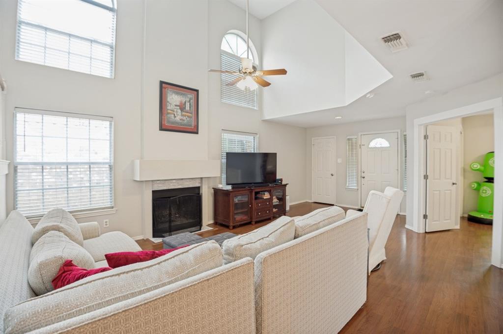 1345 Jeanette Way Property Photo 3