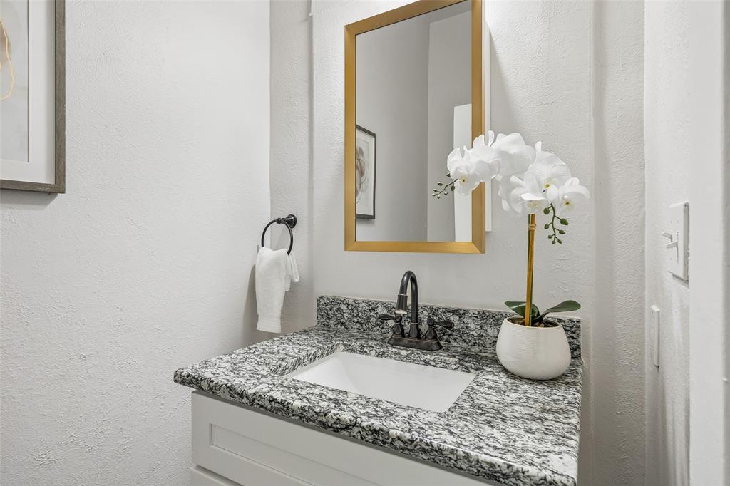 214 S Montclair Avenue Property Photo 11