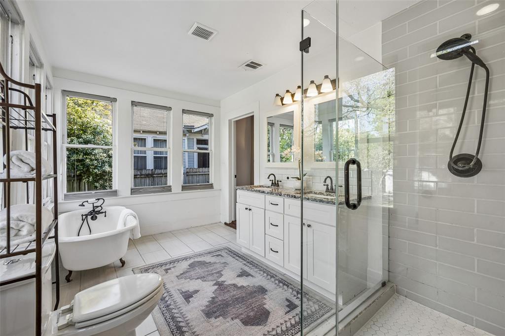 214 S Montclair Avenue Property Photo 15