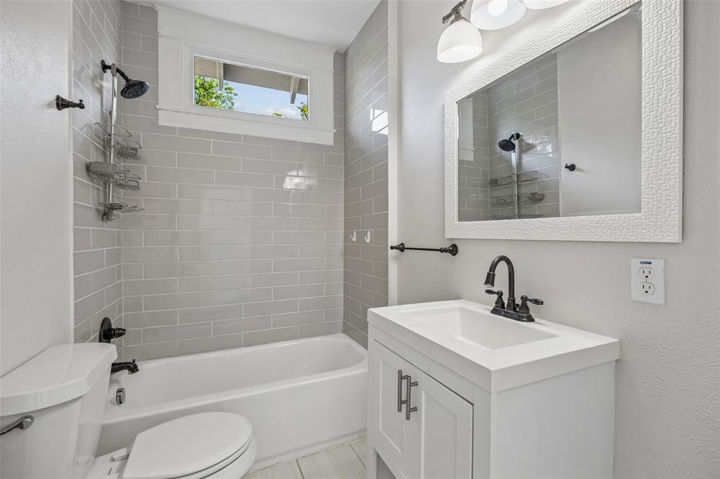 214 S Montclair Avenue Property Photo 18