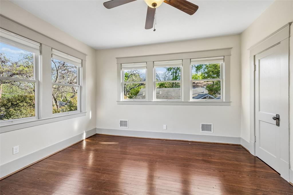 214 S Montclair Avenue Property Photo 19