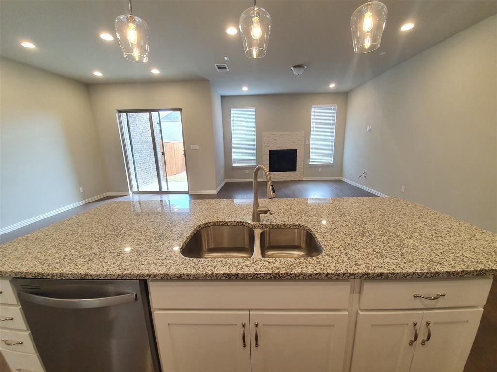 8266 Primrose Way Property Photo 7