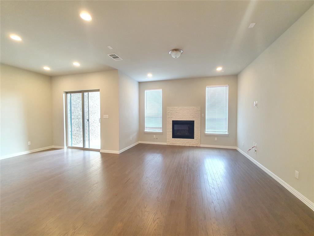 8266 Primrose Way Property Photo 11