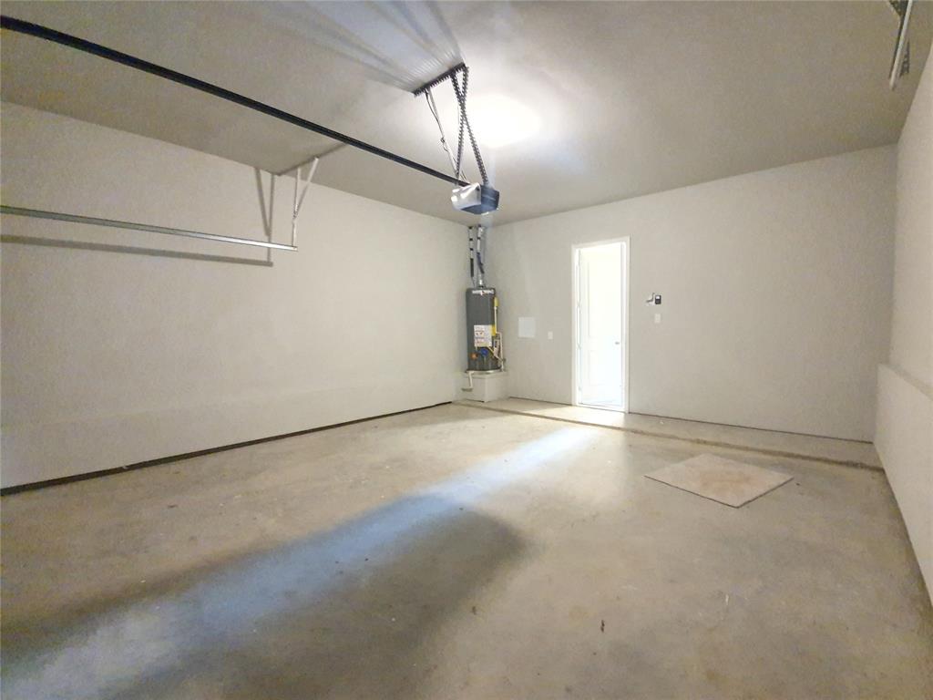8266 Primrose Way Property Photo 29