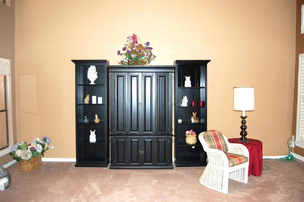708 Carriage Way Property Photo 6
