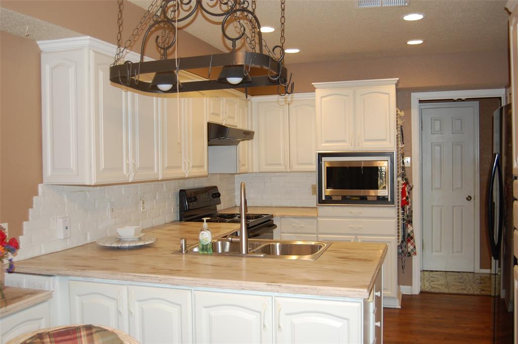 708 Carriage Way Property Photo 13
