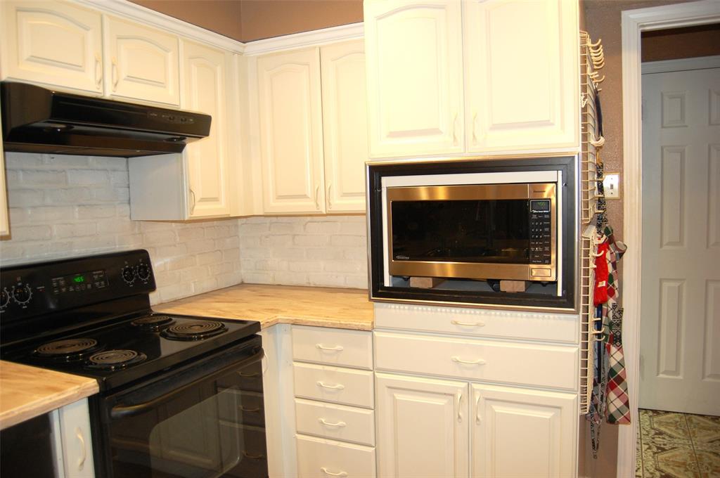 708 Carriage Way Property Photo 16