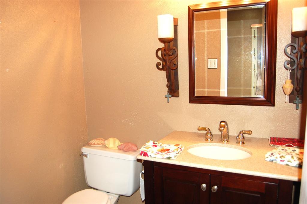 708 Carriage Way Property Photo 17