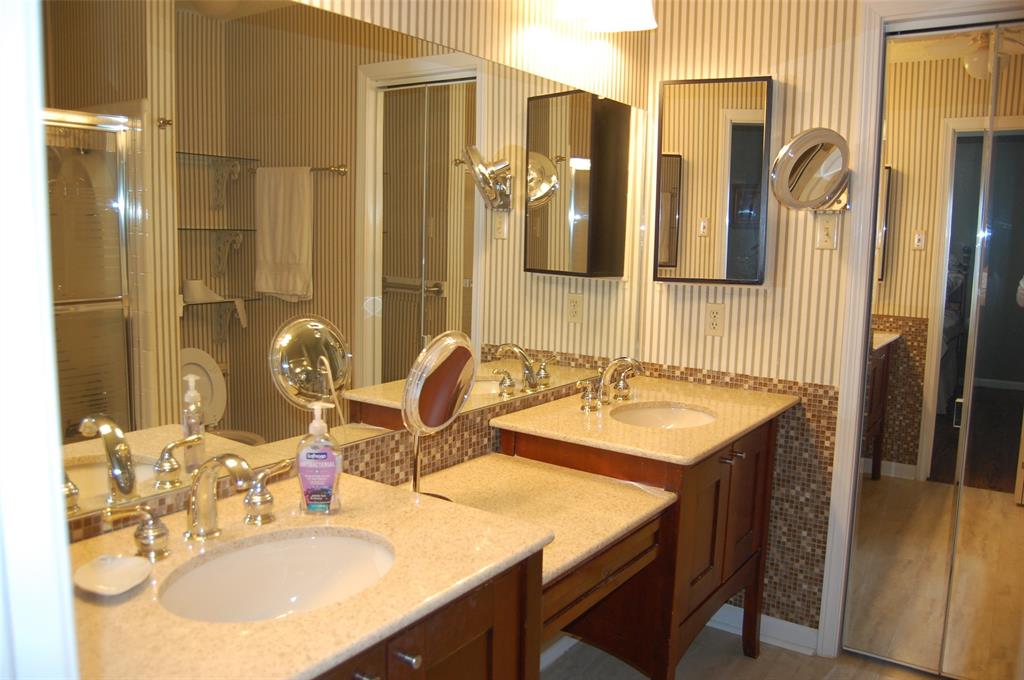 708 Carriage Way Property Photo 24