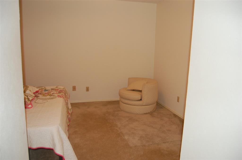 708 Carriage Way Property Photo 28