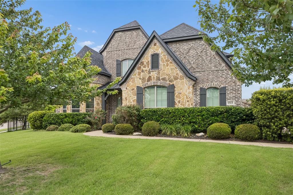 1513 Bearpath Way Property Photo 4