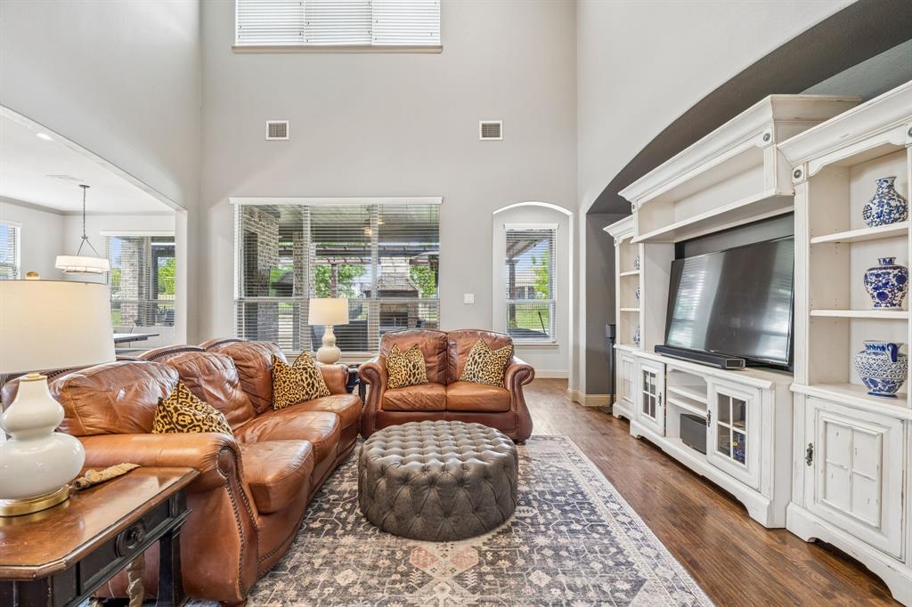 1513 Bearpath Way Property Photo 13