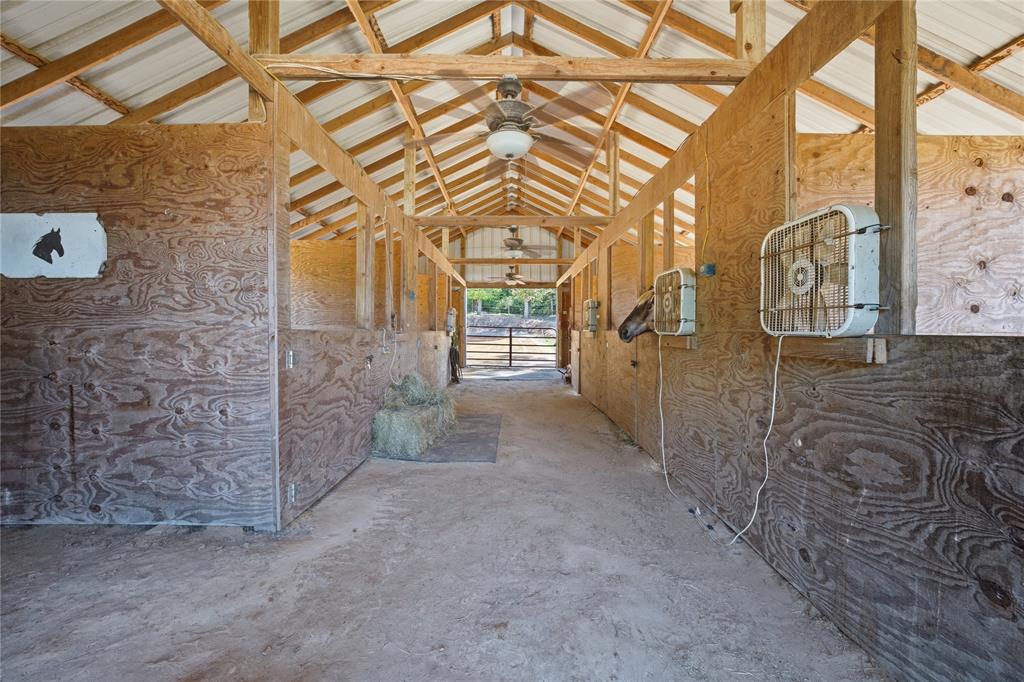 17450 N State Highway 19 Property Photo 34