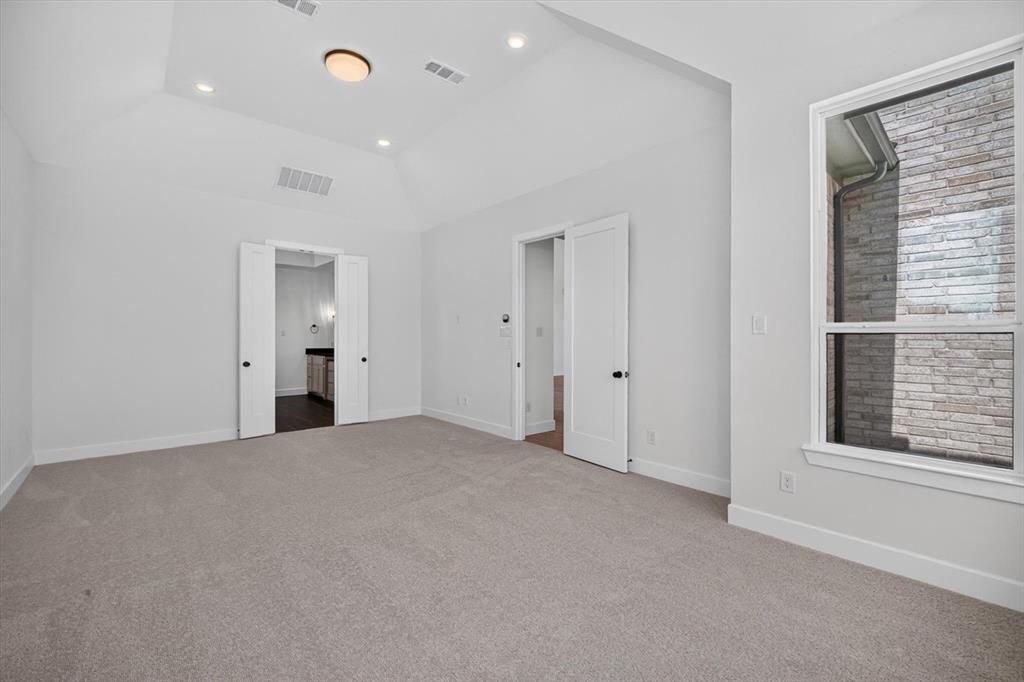 2600 Paddington Drive Property Photo 11