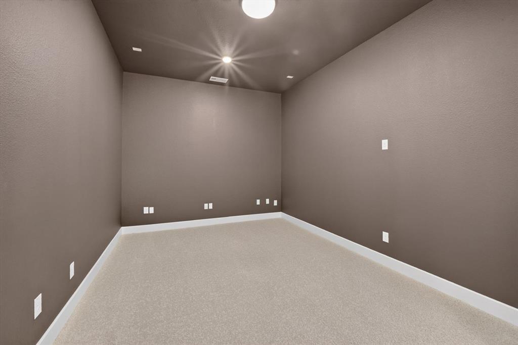 2600 Paddington Drive Property Photo 21