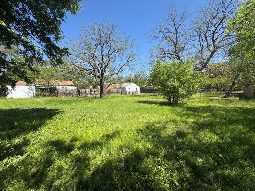 730 Sunset Drive Property Photo 3