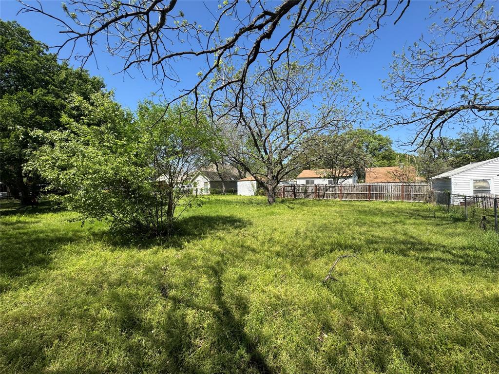 730 Sunset Drive Property Photo 4