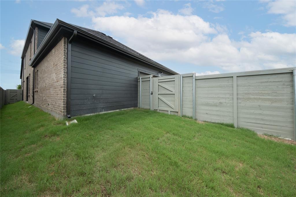 8805 Acorn Avenue Property Photo 2