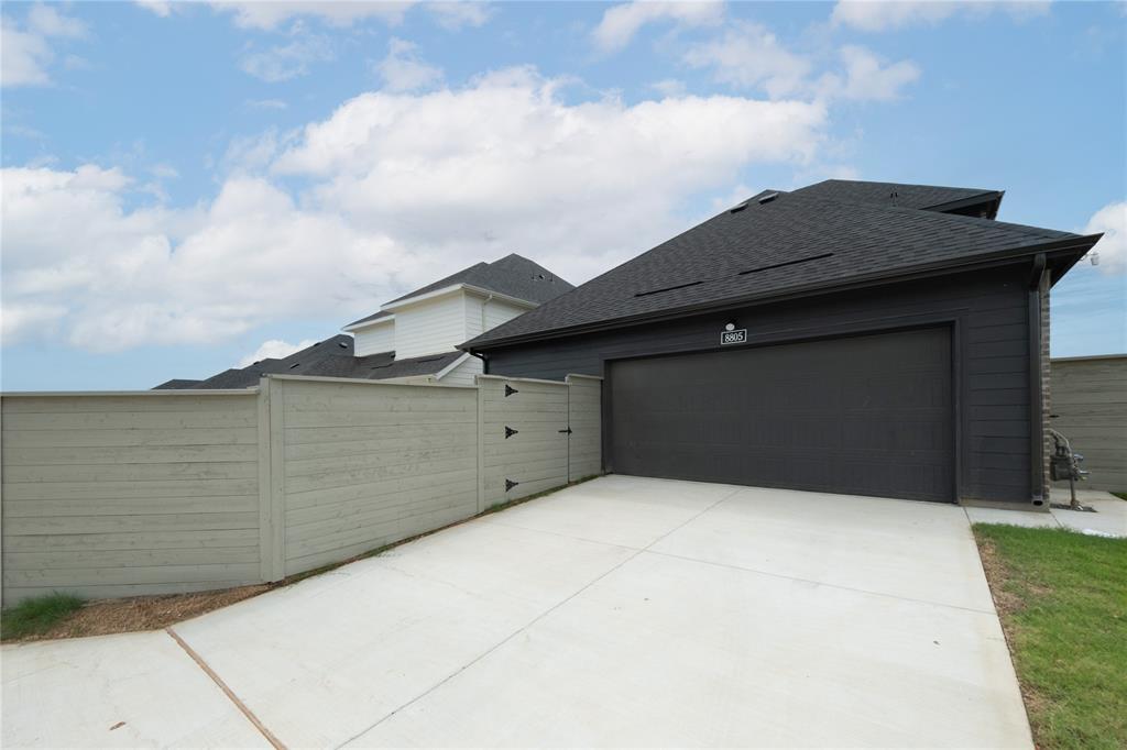 8805 Acorn Avenue Property Photo 3