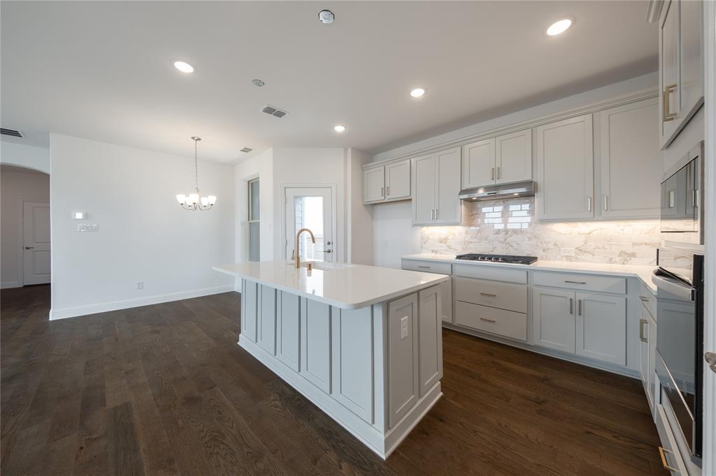 8805 Acorn Avenue Property Photo 4