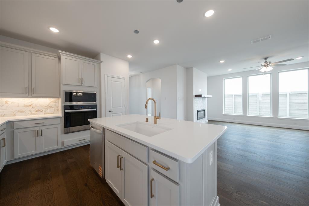 8805 Acorn Avenue Property Photo 6