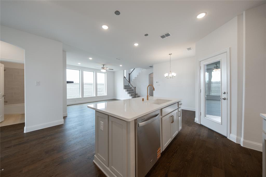8805 Acorn Avenue Property Photo 7