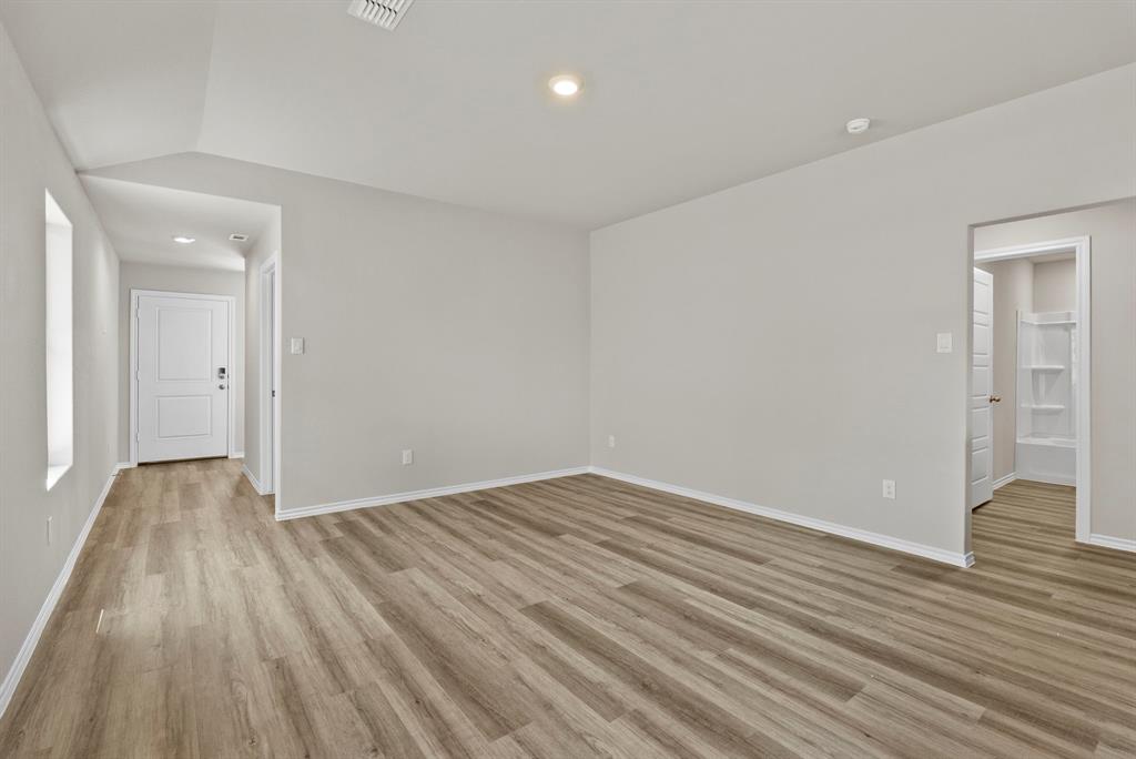 504 Marsh Street Property Photo 6