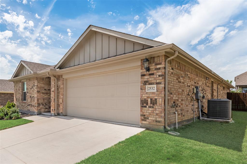 2532 Ponca Drive Property Photo 2
