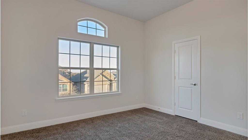 725 Soaring Hawk Drive Property Photo 30