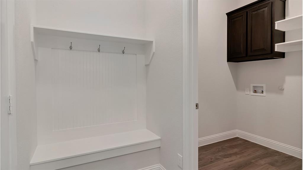 725 Soaring Hawk Drive Property Photo 38