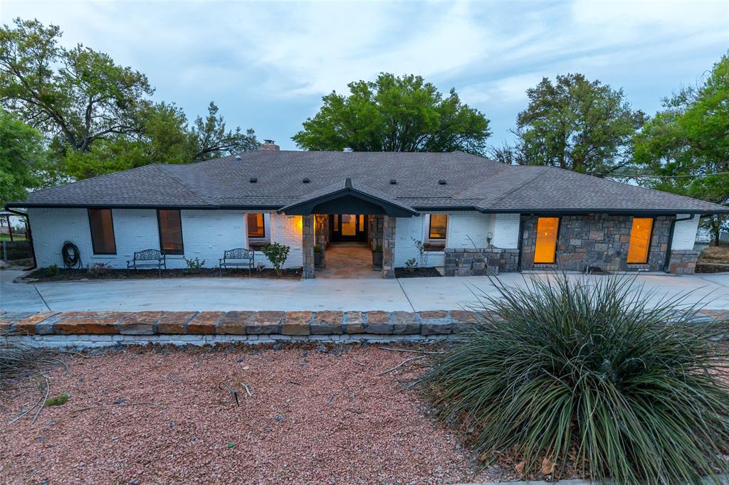 440 Lakeside Drive Property Photo 3