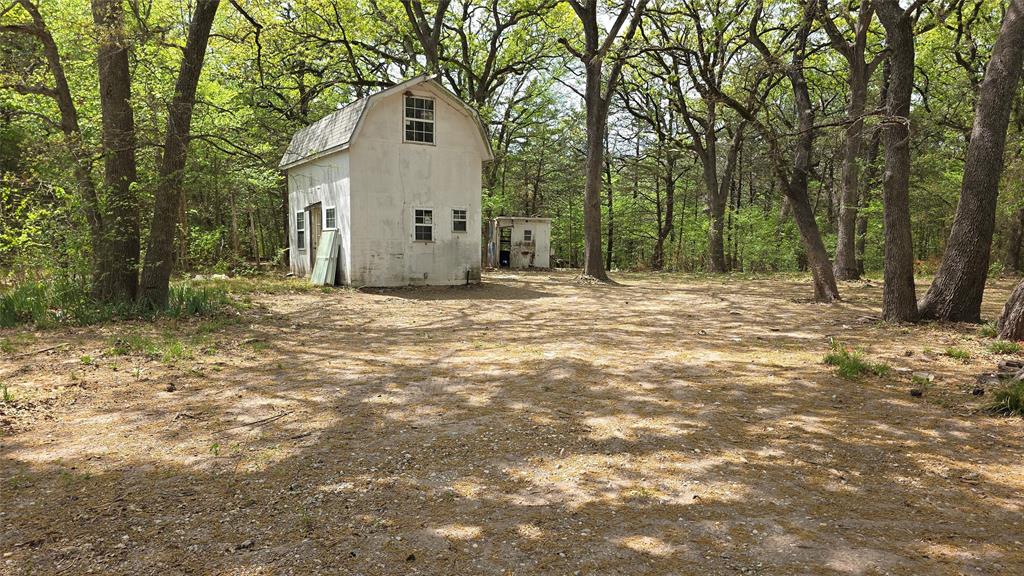 1975 County Road 1025 Property Photo 4