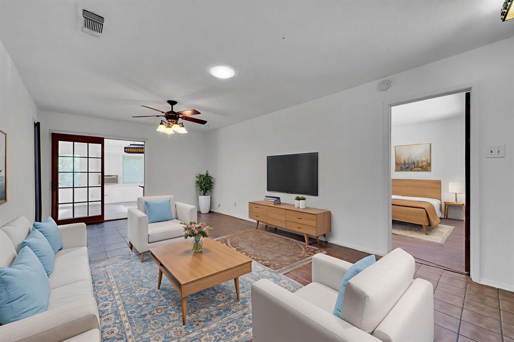 7509 Overhill Road Property Photo 4