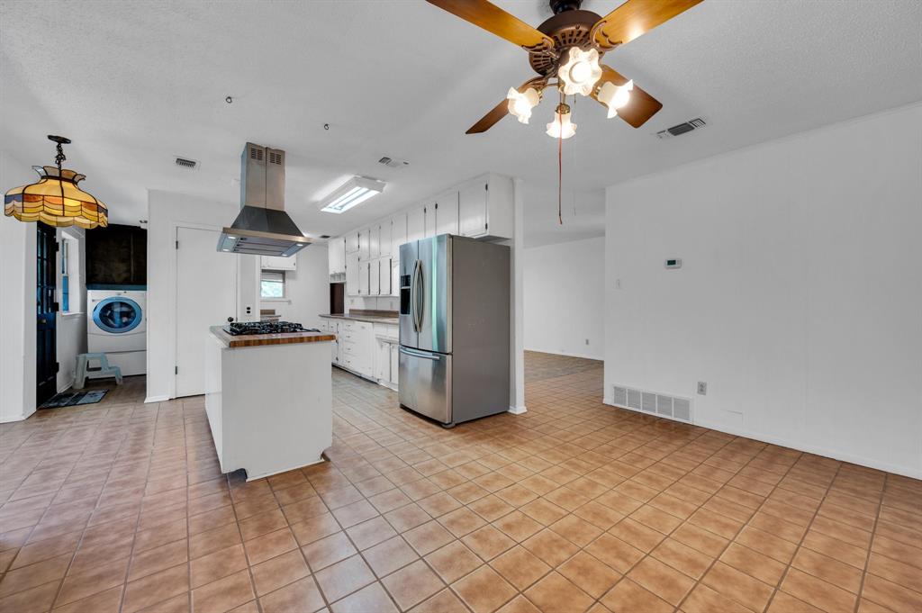 7509 Overhill Road Property Photo 12