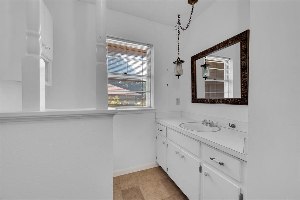 7509 Overhill Road Property Photo 15