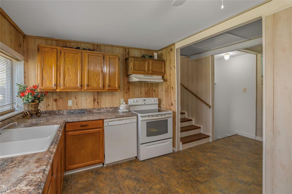 121 Willow Street Property Photo 28