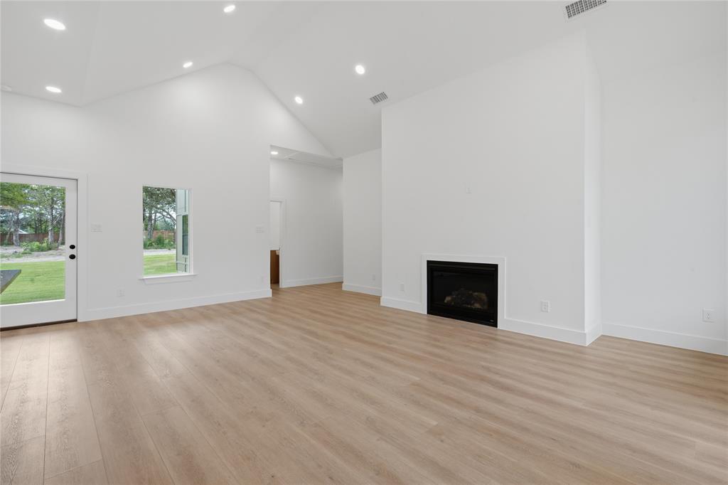2634 Bainbridge Drive Property Photo 6