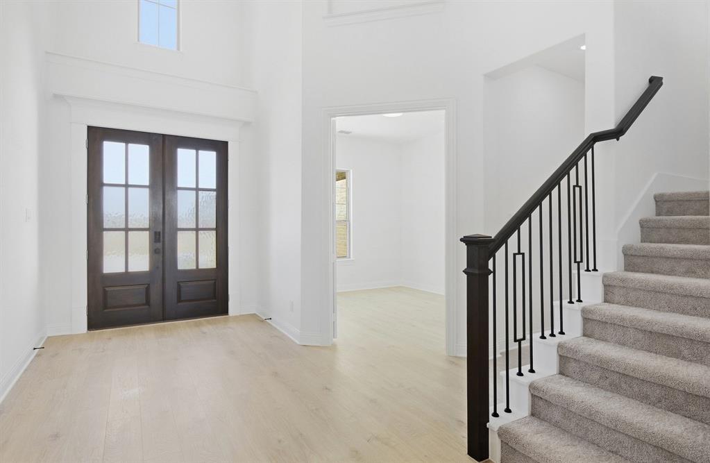 2824 Paddington Drive Property Photo 4