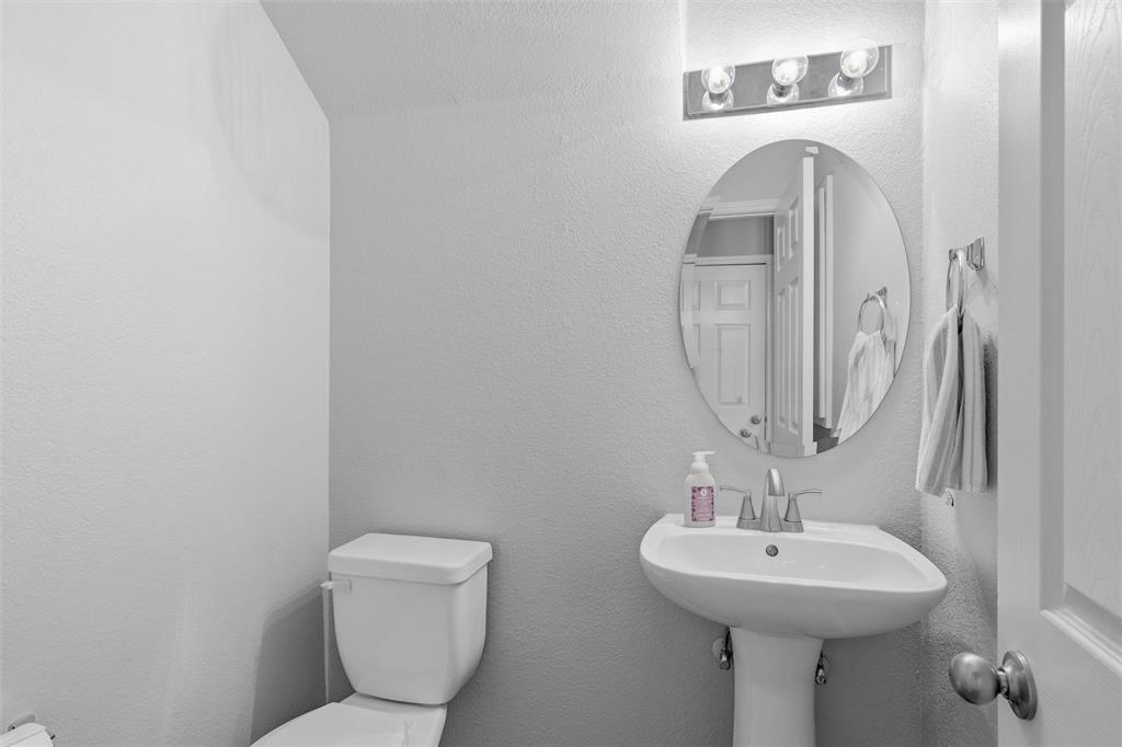 4921 Stone Gate Trail Property Photo 14