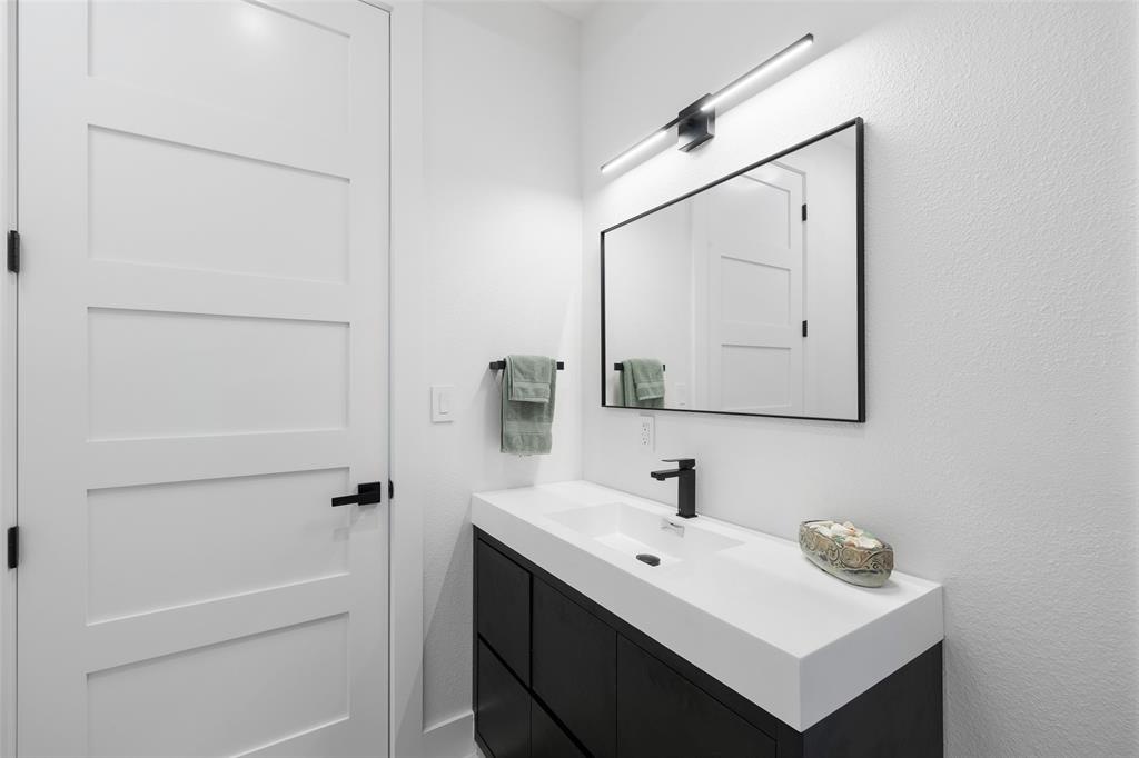 62 Main Street 200 Property Photo 33