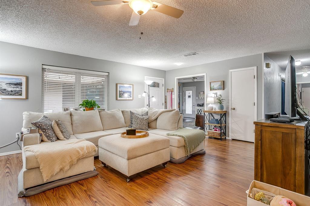 5011 Ledgestone Drive Property Photo 6
