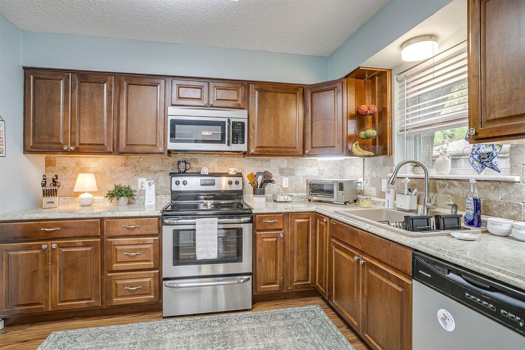 5011 Ledgestone Drive Property Photo 14
