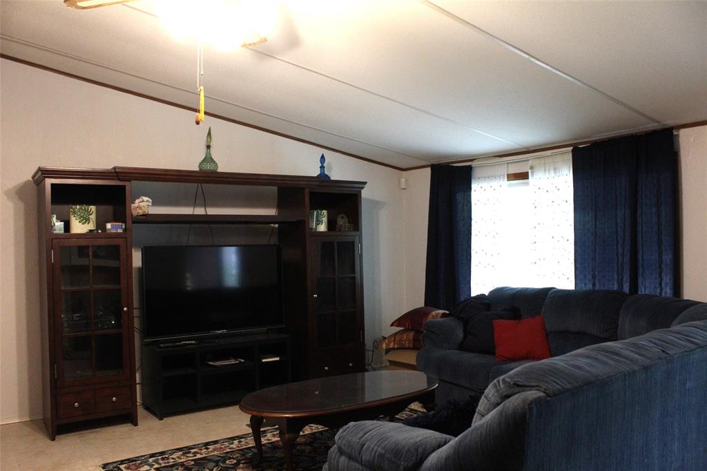 107 Shoreline Drive Property Photo 10