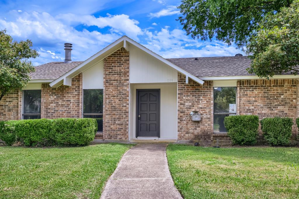 1200 Creekwood Court Property Photo 3