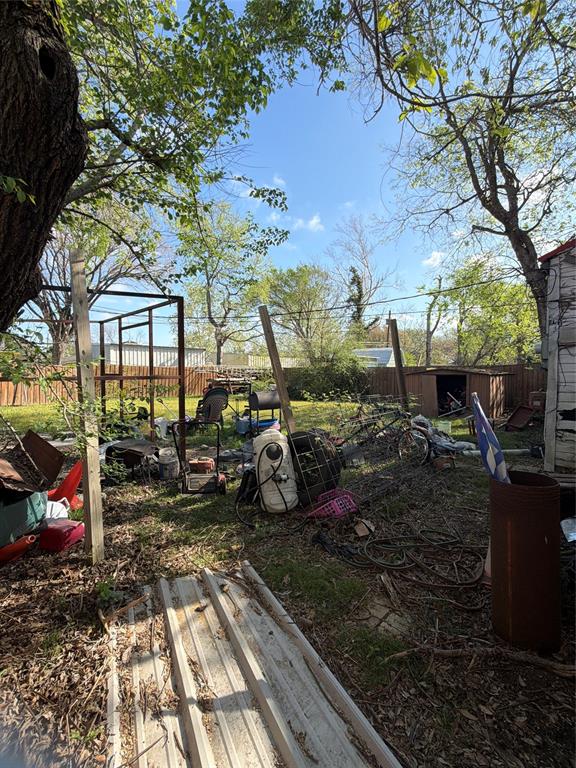 205 Graham Avenue Property Photo 7